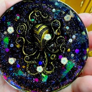 Octopus resin art
